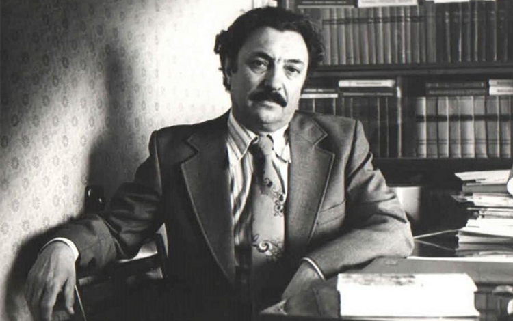 7 il nişanlı qaldı, tələbəsi ona aşiq oldu, rus qızına görə oğlunu evdən qovdu – Xalq yazıçısından 10 maraqlı fakt 1 1627288072897 VXfGyyEA