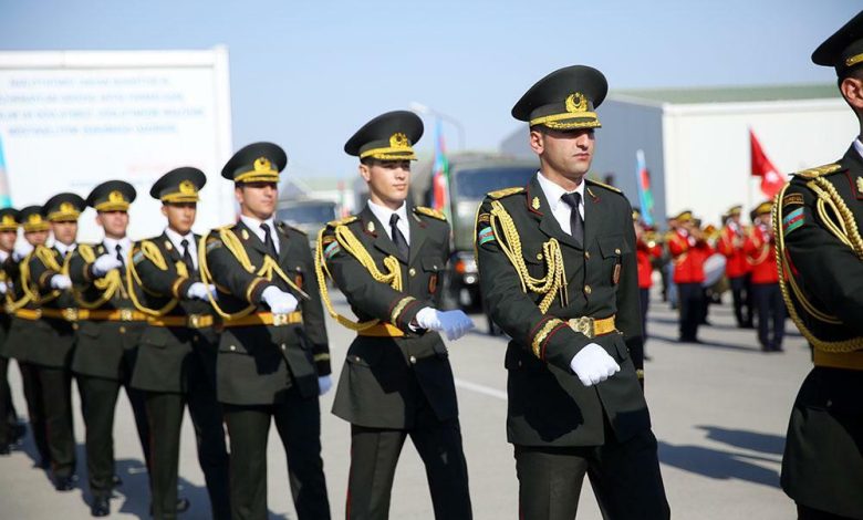 Bu hərbçilərin xidmət müddəti 6 ay azaldılacaq 1 zabit herbici parad